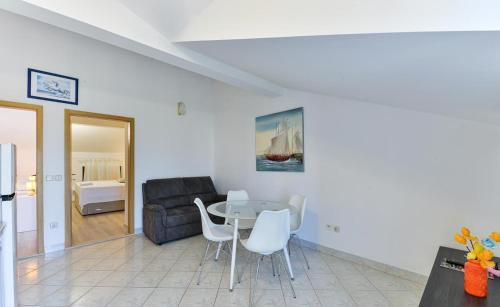 Postel nebo postele na pokoji v ubytování Apartmant Franica with heated pool and jacuzzi
