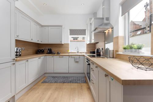 Modern & Stylish Home at the corner of famous Penny Lane in Liverpool photo 5