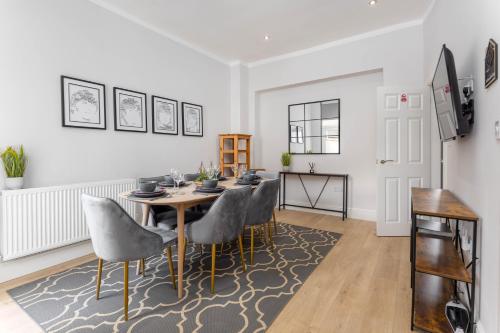 Modern & Stylish Home at the corner of famous Penny Lane in Liverpool photo 6