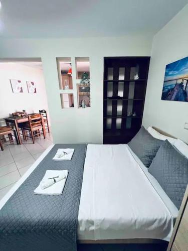 Katil atau katil-katil dalam bilik di New Unique Apartment in Heraklion