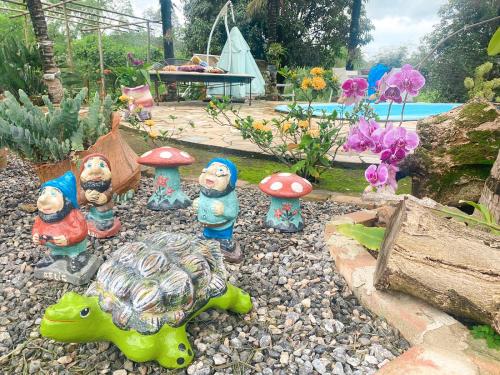 Taman di luar Recanto das Orquideas