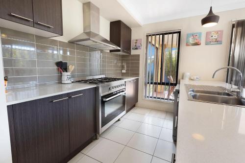 Una cocina o zona de cocina en Shiloh House