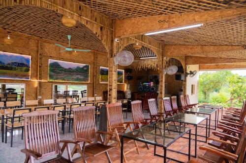 Restoran atau tempat lain untuk makan di Tam Coc Cat Luong Homestay