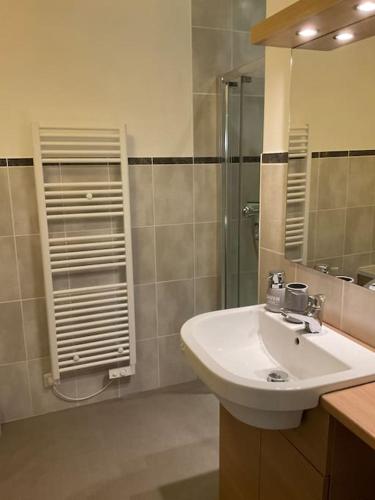 Photo de la galerie de l'établissement La Petite Maison, à Saint-Dizier-Leyrenne