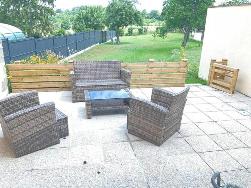 Photo de la galerie de l'établissement La Petite Maison, à Saint-Dizier-Leyrenne