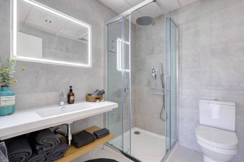 Brand New Gorgeous 2 Bed Apartment at Estepona Hills!