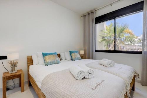 Brand New Gorgeous 2 Bed Apartment at Estepona Hills!