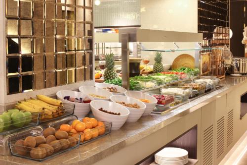 Comida en o cerca de este hotel