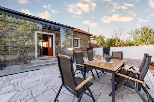 Gallery image of Sunny Hill in Vremski Britof