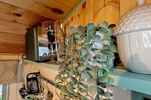 Kuchyň nebo kuchyňský kout v ubytování Cozy Cobblers Cabin