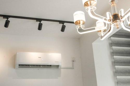Gambar di galeri bagi Crystal Luxury House 高级水晶屋 Near Jonker street di Melaka