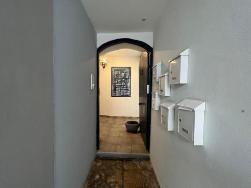 Una cocina o zona de cocina en 2BR 2BA with private patio your serene escape