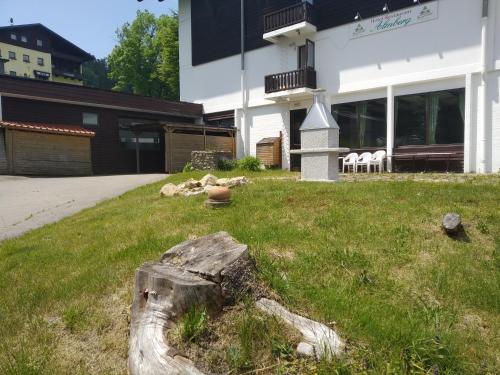 Κήπος έξω από το Mezonet Almberg Apartmany JaJ
