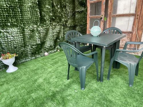 Κήπος έξω από το Charming two bedroom house