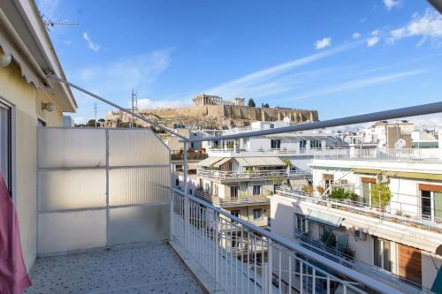 Acropolis Area Flat with Parthenon Views