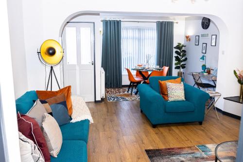 Χώρος καθιστικού στο Stunning 3Bedroom Home Ideal for Long & Short Stay