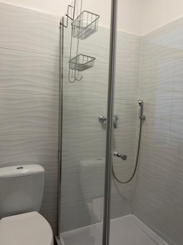 Bilik mandi di Motel Orzeł