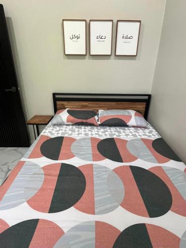 Letto o letti in una camera di Rumah Armand 3 Bedroom with Swimming Pool Pengkalan Balak Tg Bidara Masjid Tanah Melaka
