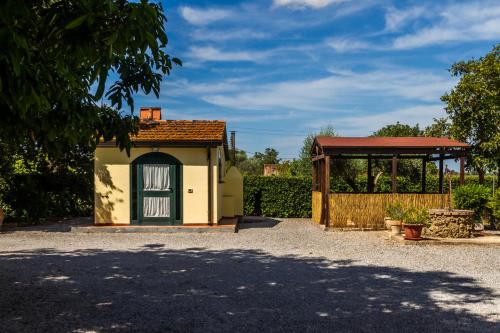 Το κτήριο όπου στεγάζεται  το κατάλυμα σε φάρμα