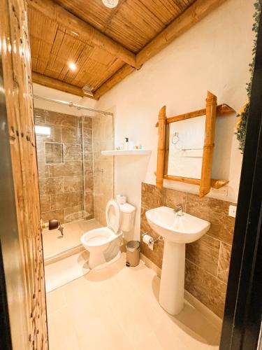 Un baño de Casa Gabriel Rivera