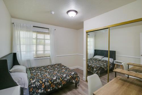 Gallery image of 7 Mi to Sunset Beach Oasis with Pool and Grill! in Westminster