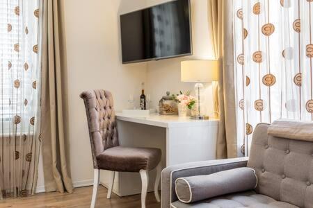 SPALATINA BOUTIQUE STUDIO