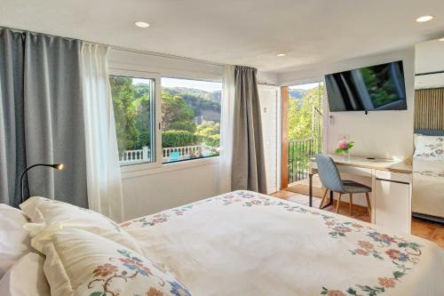 VILLA PORTUGAL with pool & mountain view