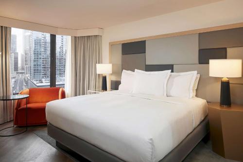 Hilton Grand Vacations Club Chicago Magnificent Mile Image