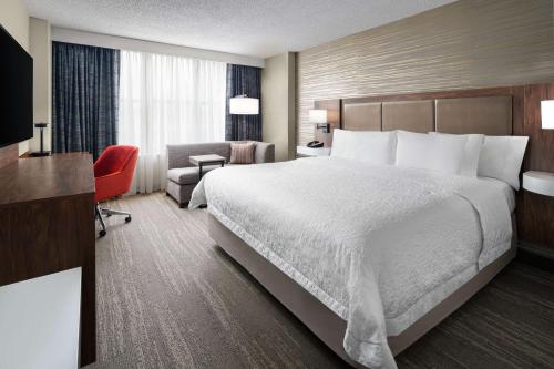Hampton Inn & Suites Chicago-Downtown Image