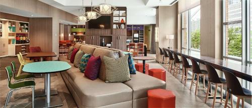 Home2 Suites By Hilton Chicago McCormick Place Image