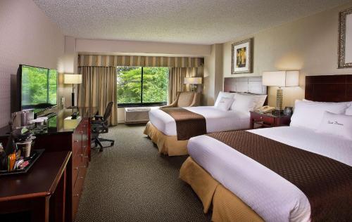 DoubleTree by Hilton Charlotte Airport Image