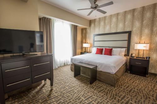 Homewood Suites by Hilton Charlotte Ballantyne, NC Image