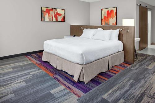 Hilton Garden Inn Charlotte Waverly Image