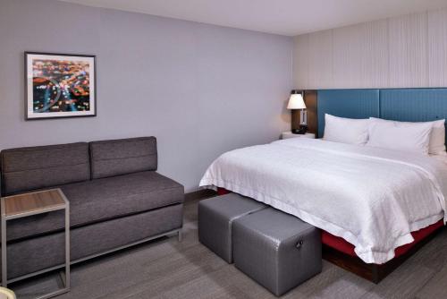Katil atau katil-katil dalam bilik di Hampton Inn & Suites Carson City