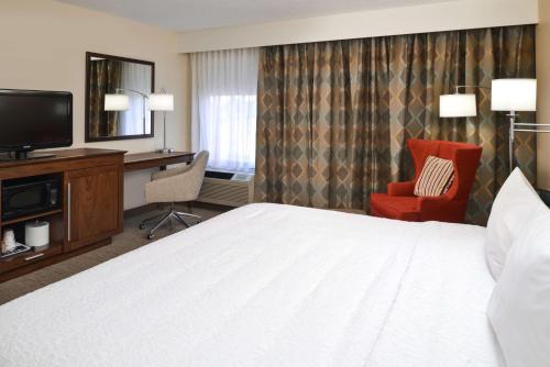 Μια τηλεόραση ή/και κέντρο ψυχαγωγίας στο Hampton Inn Carbondale