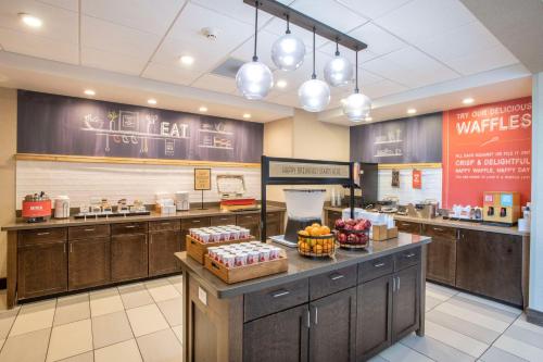 Hampton Inn & Suites - Cincinnati/Kenwood, OH Image