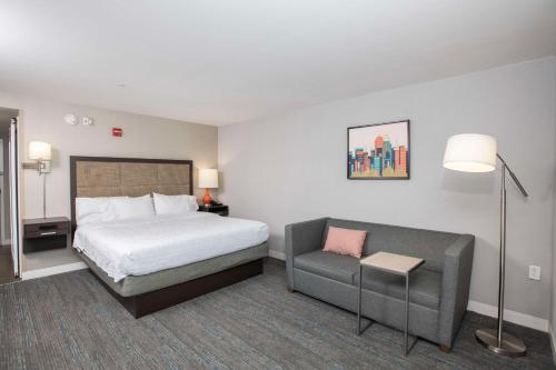 Hampton Inn & Suites - Cincinnati/Kenwood, OH Image