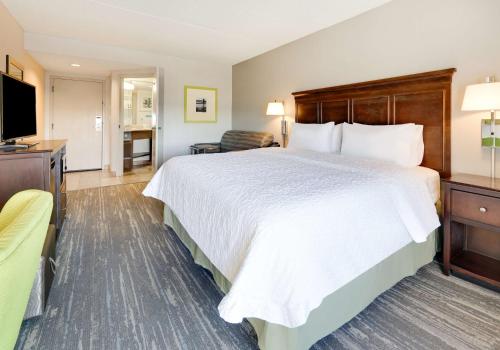 Un ou plusieurs lits dans un hébergement de l'établissement Hampton Inn Los Angeles/Carson