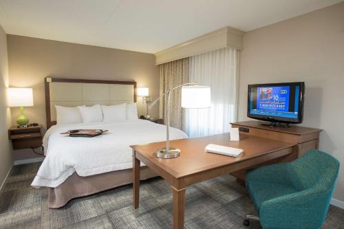 Hampton Inn & Suites Cincinnati-Union Centre Image