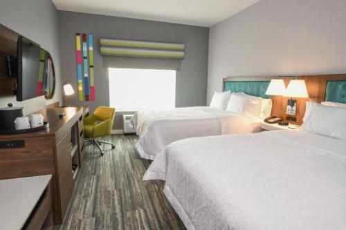 Hampton Inn & Suites Cincinnati Liberty Township Image