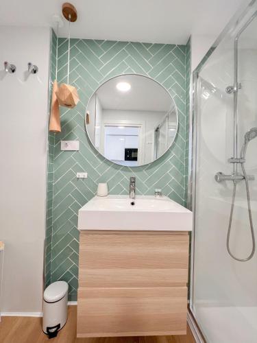 Cozy Jupiter Studio Sea Views & Year-Round Pool