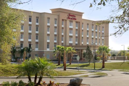 a rendering of the front of the hotel at Hampton Inn & Suites - DeLand in DeLand