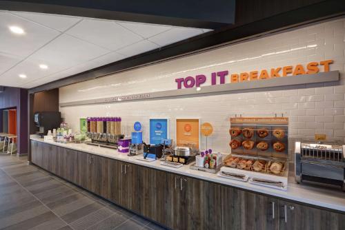 a top it breakfast counter in a store at Tru By Hilton Beavercreek Dayton in Fairborn