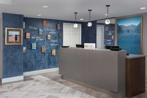West End Washington DC, Tapestry Collection by Hilton Image
