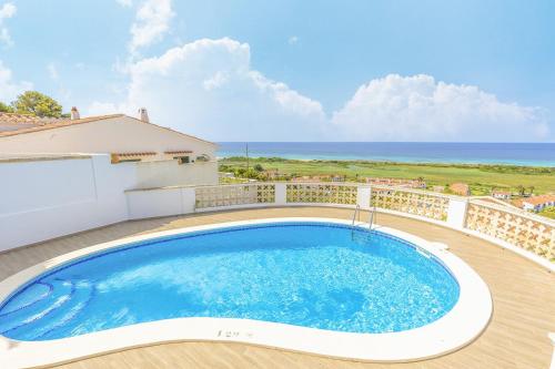Bazén v ubytování Villa Castellet nebo v jeho okolí