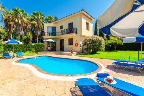 Villa Fostira: Large Private Pool, Walk to Beach, A/C, WiFi, Eco-Friendly                           