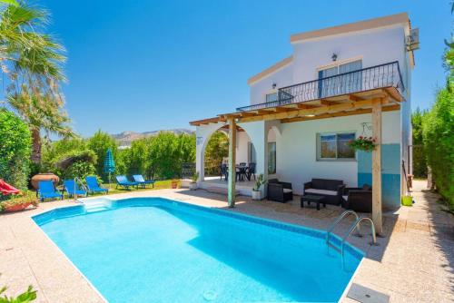 Argaka Sun Villa Tessera: Large Private Pool, Walk to Beach, Sea Views, A/C, WiFi                   