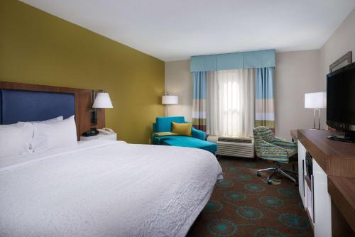 Μια τηλεόραση ή/και κέντρο ψυχαγωγίας στο Hampton Inn Goldsboro