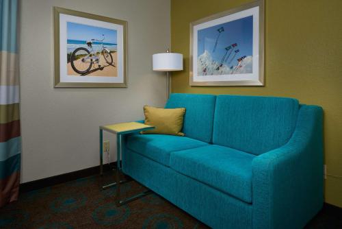 Χώρος καθιστικού στο Hampton Inn Goldsboro