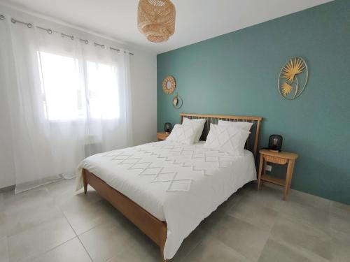 Afbeelding uit fotogalerij van Logement entier climatisé - piscine privée et chauffée 7 personnes, 3 chambres in Joyeuse